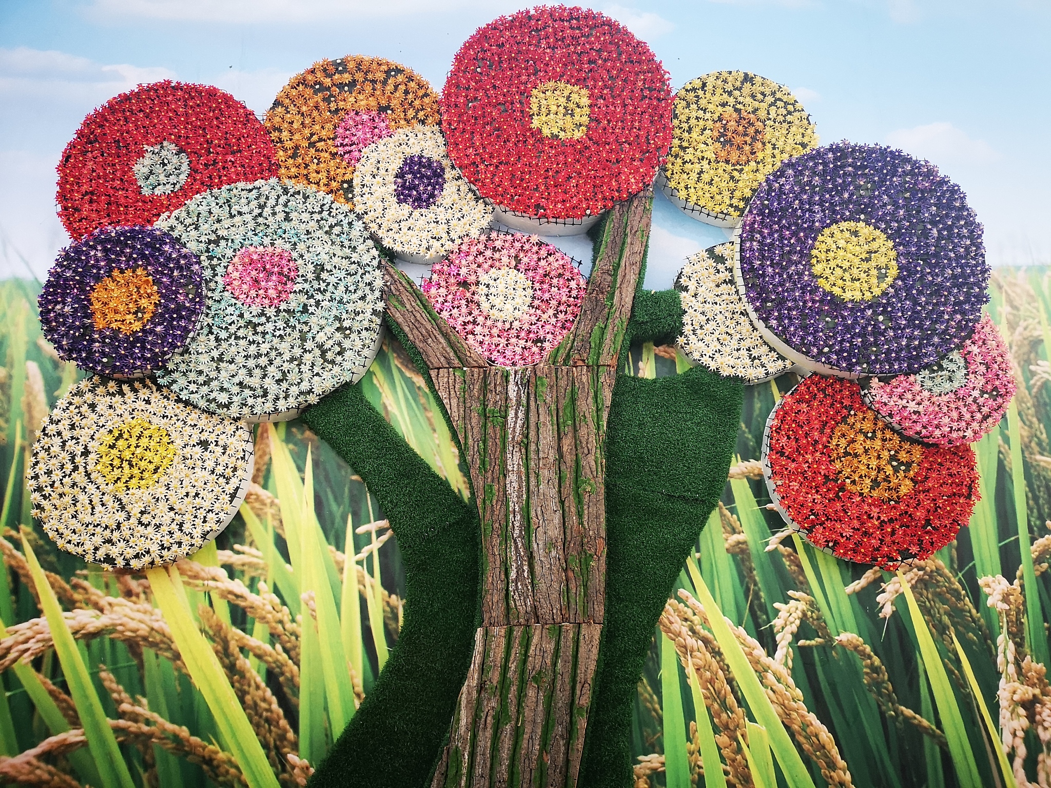 大学举办落花粘贴画活动策划案的引言