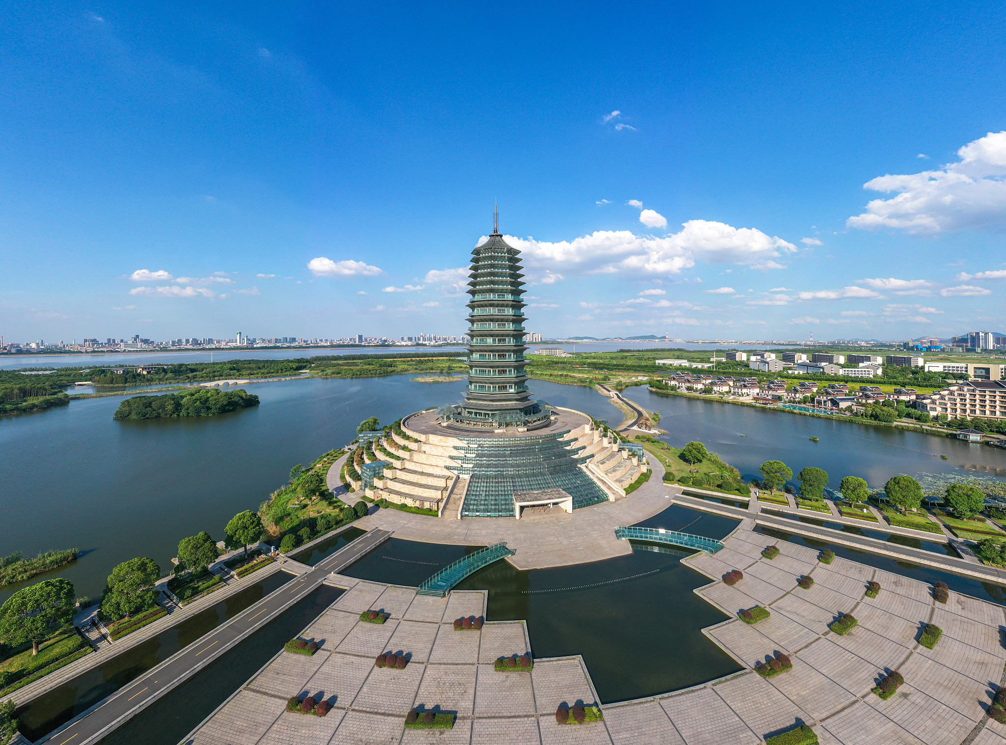 杭州城市天际线与地标塔建筑