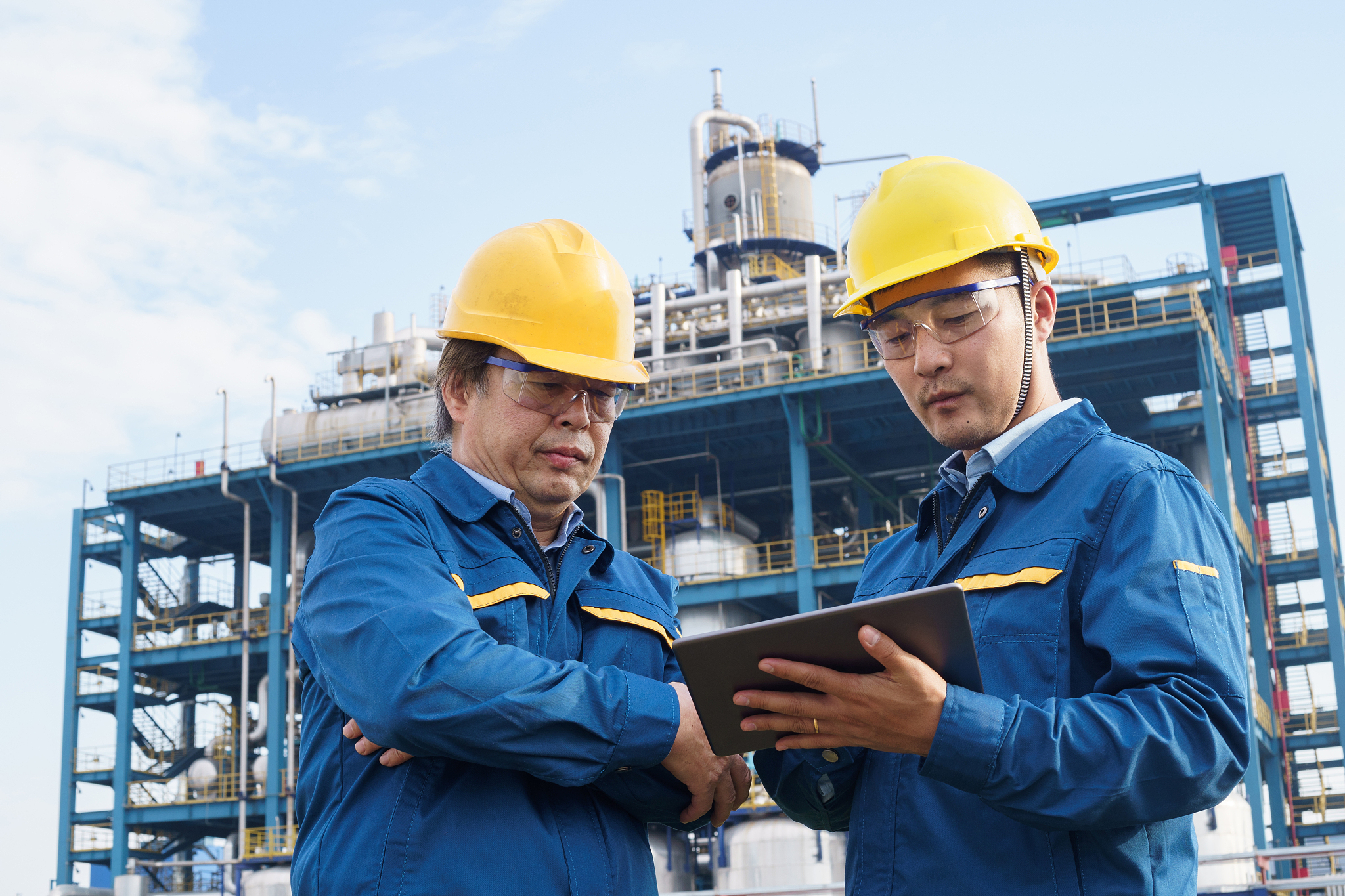 云南耀兴卓越技工学校2021年招生专业-机械/电子/建筑/化工