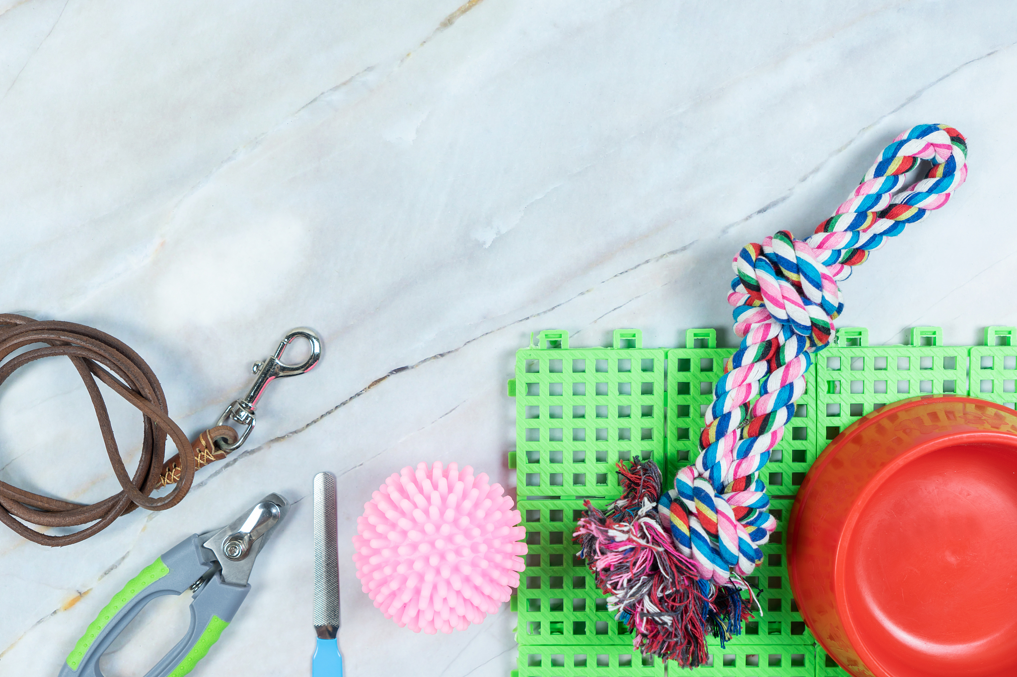 请帮我制作3份关于宠物用品的卖货文案