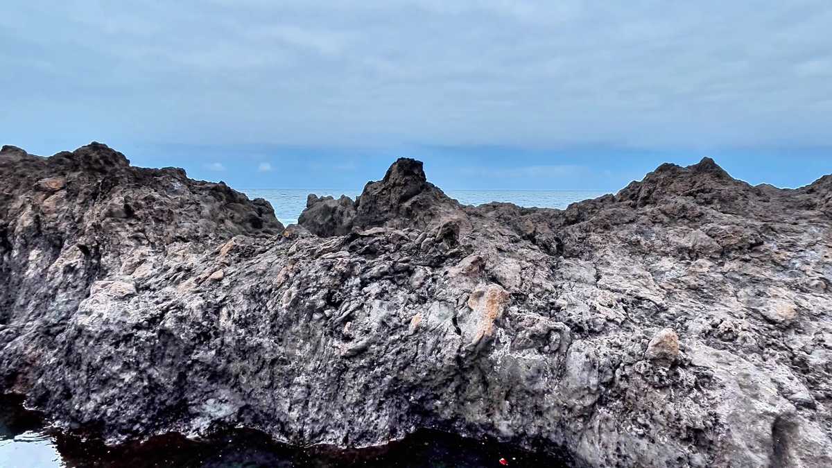 以想挑战自己有哪些「人迹罕至却不那么危险」的旅行地？为题写一篇1200字文章重新编写标题