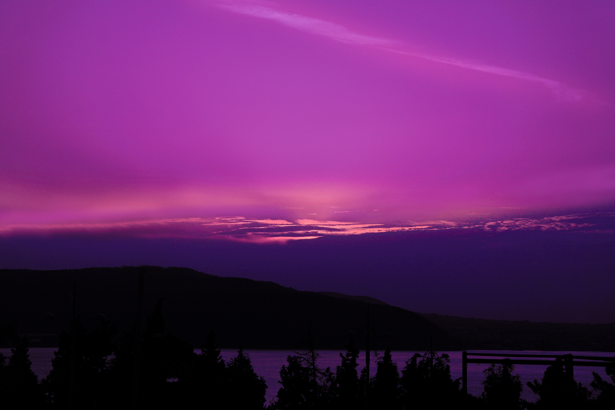 魅族20 Pro星辰紫：捕捉夜空中的紫色云彩 - 手机摄影作品