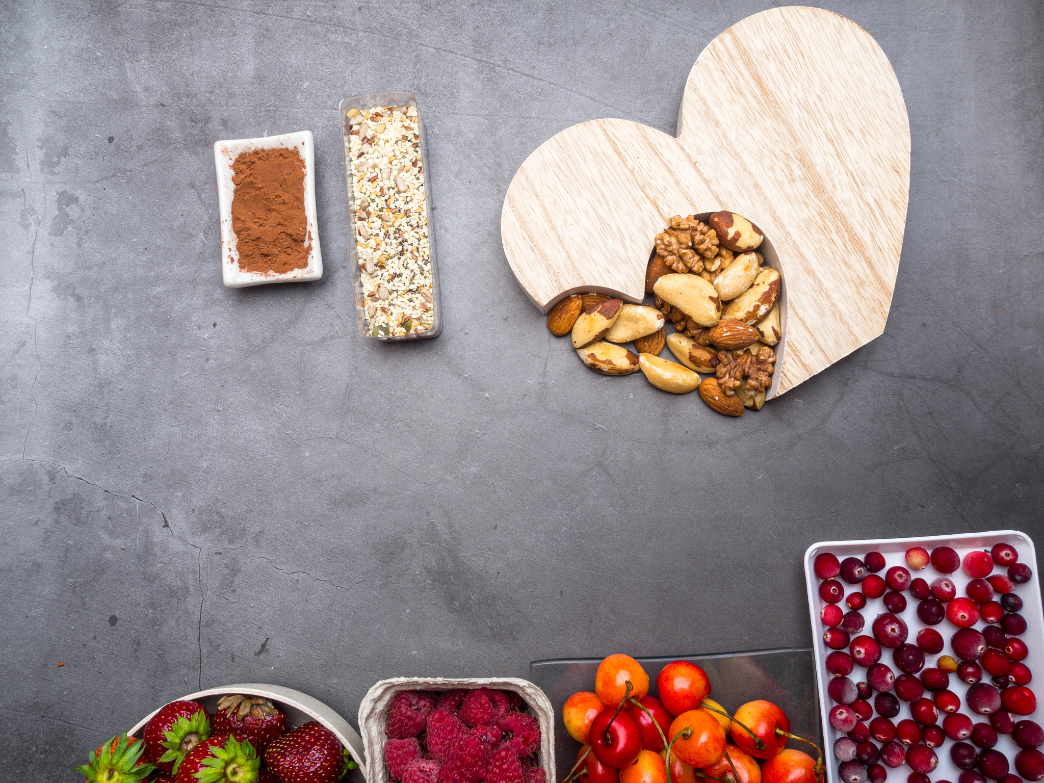 优化创意标题3个：三高最怕的食物原来在这！不想血管出事劝你多吃这5样