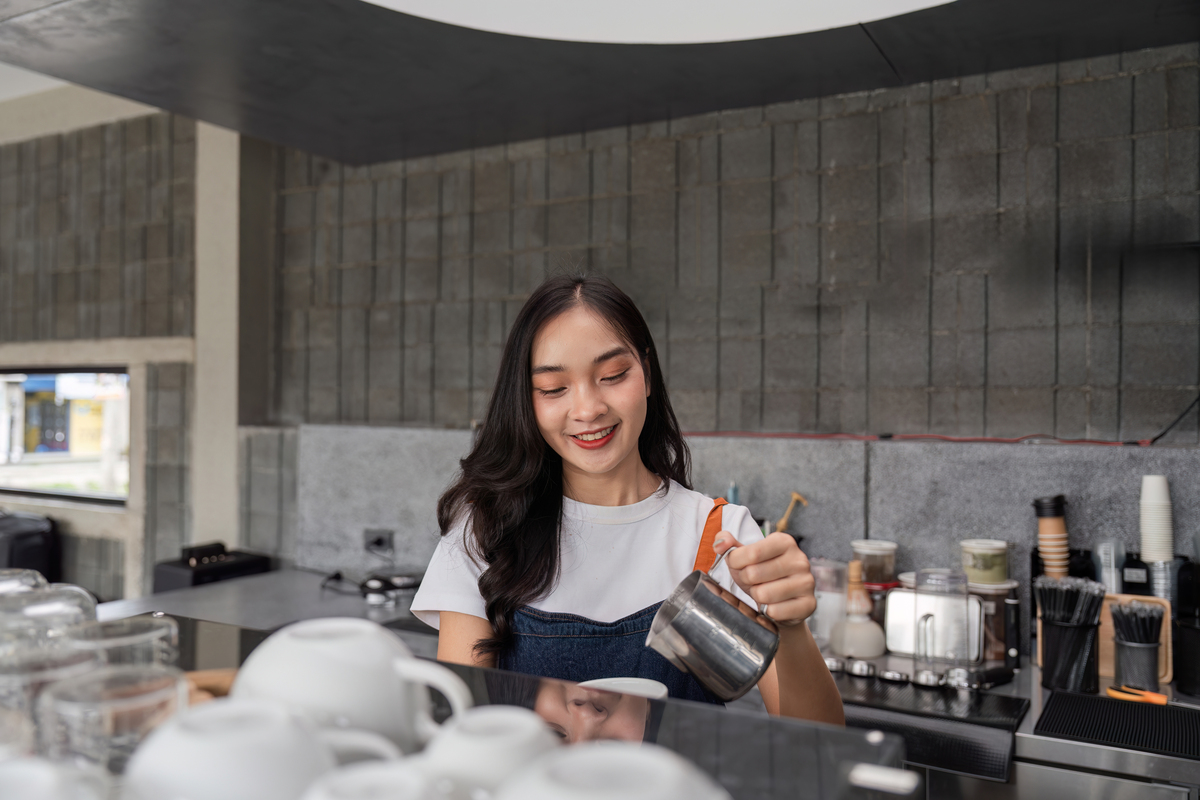 咖啡店里的女生：她们是誰？她们在做什么？
