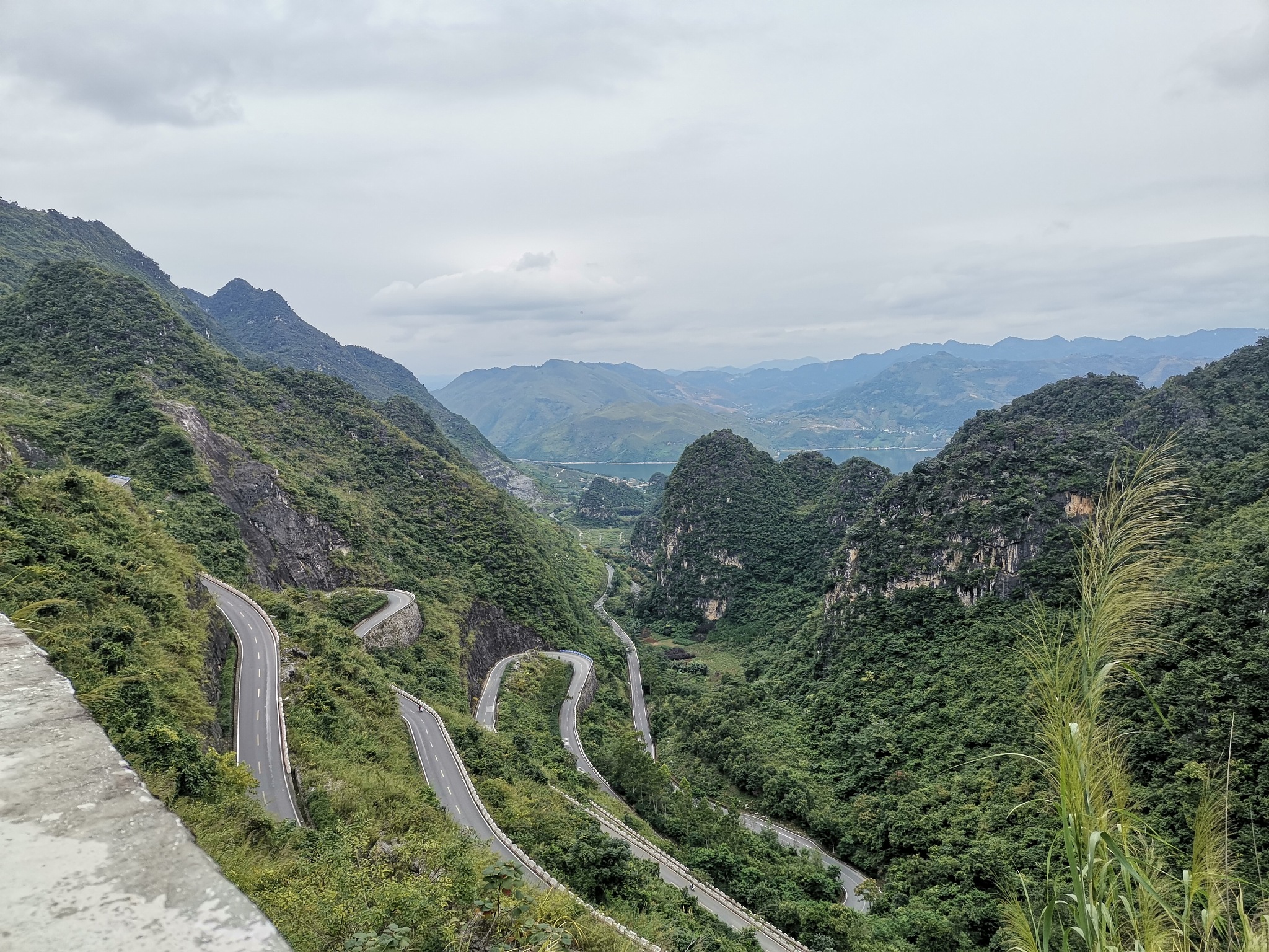 夏日自驾游记：贵州黔东南、黔西南与云南大理的宁静之旅