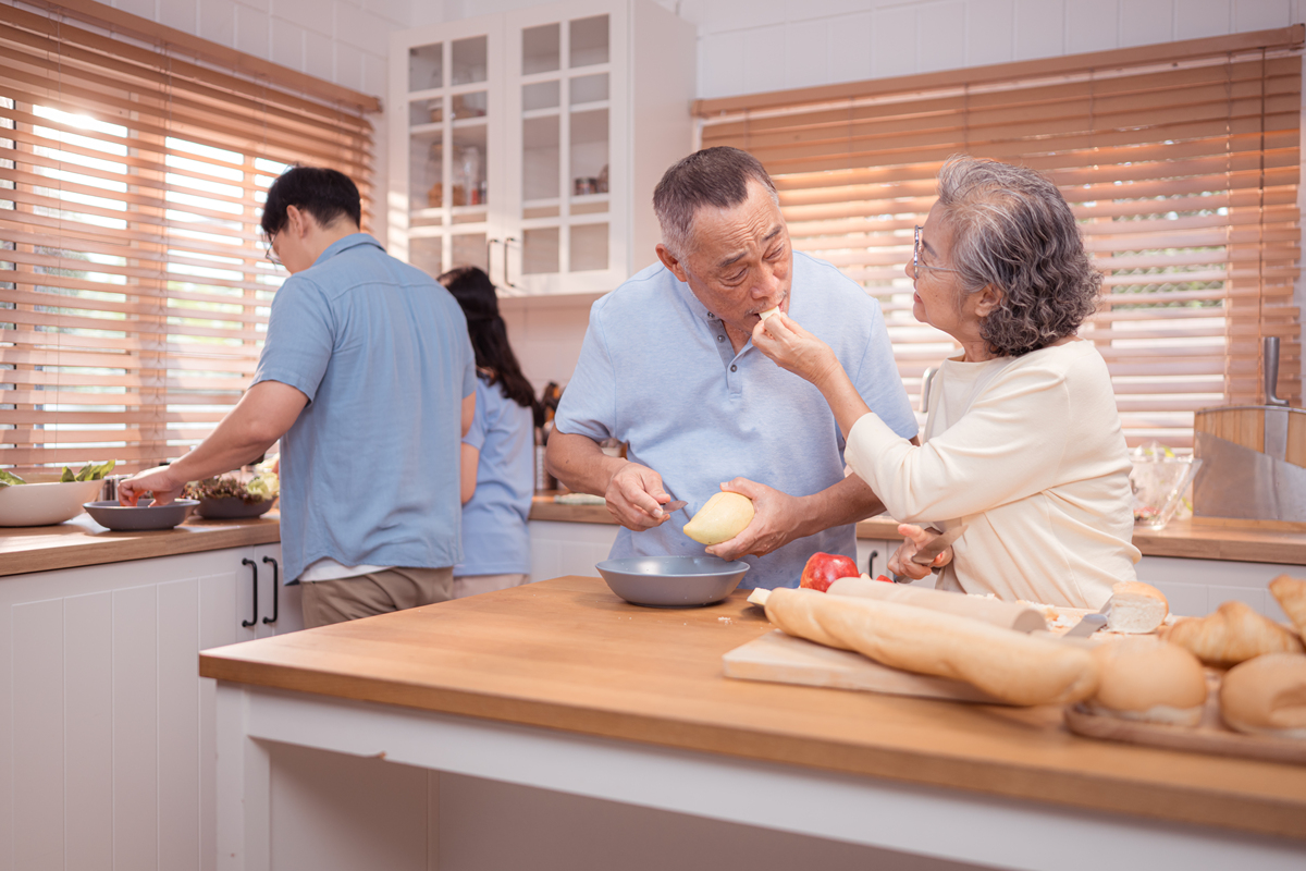 写一篇关于幼儿入园前家庭准备的重要性。