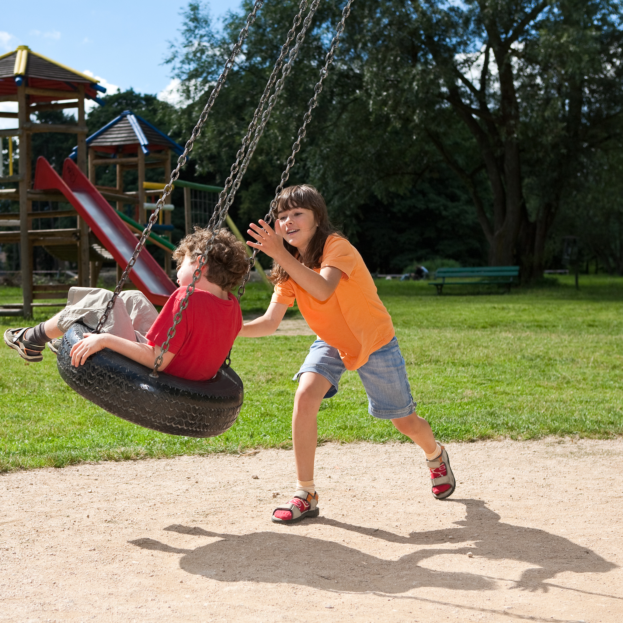 夏日大草坪，孩子们的天堂！