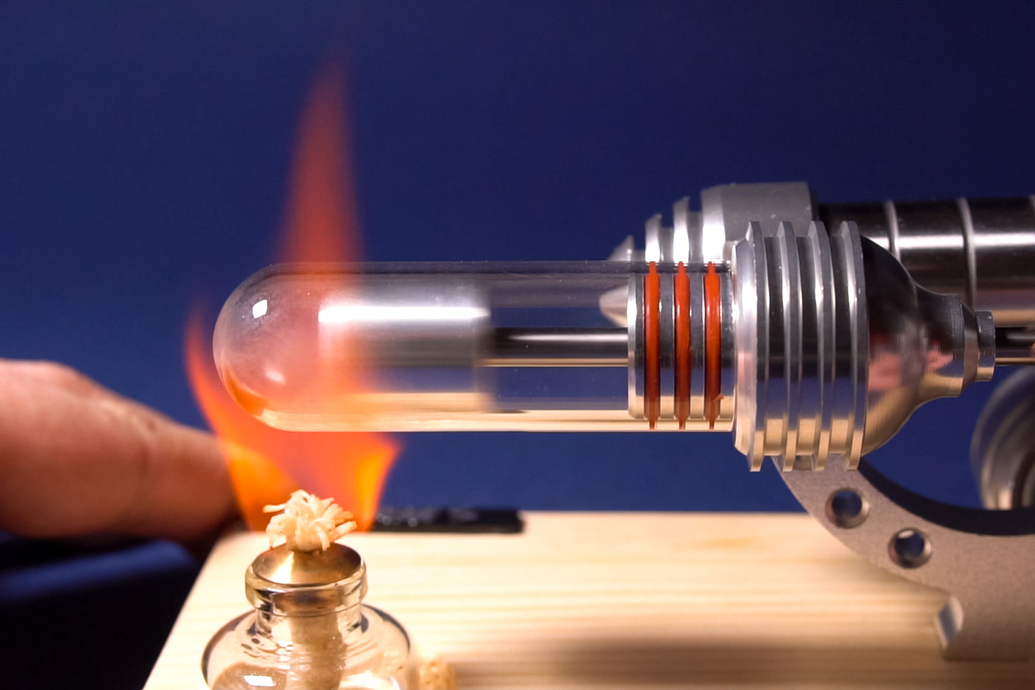 稳态扩散小火焰模型：燃烧室内燃料燃烧模拟与分析