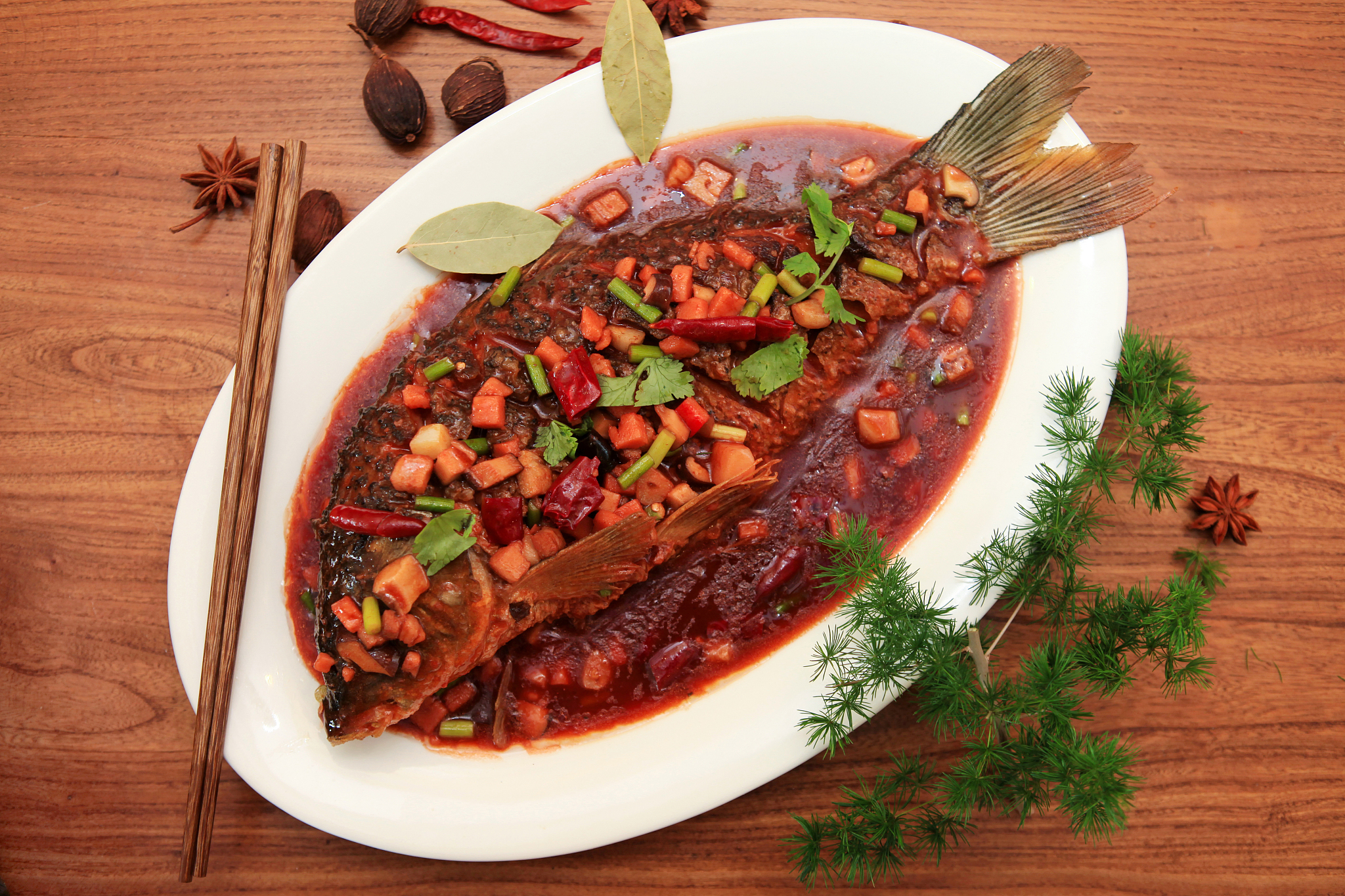 现在你是位一级大厨请详细描述一下糖醋鲤鱼的做法类似舌尖上的中国