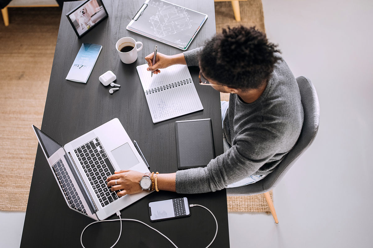 重新设定工作场景你是一个网文作家