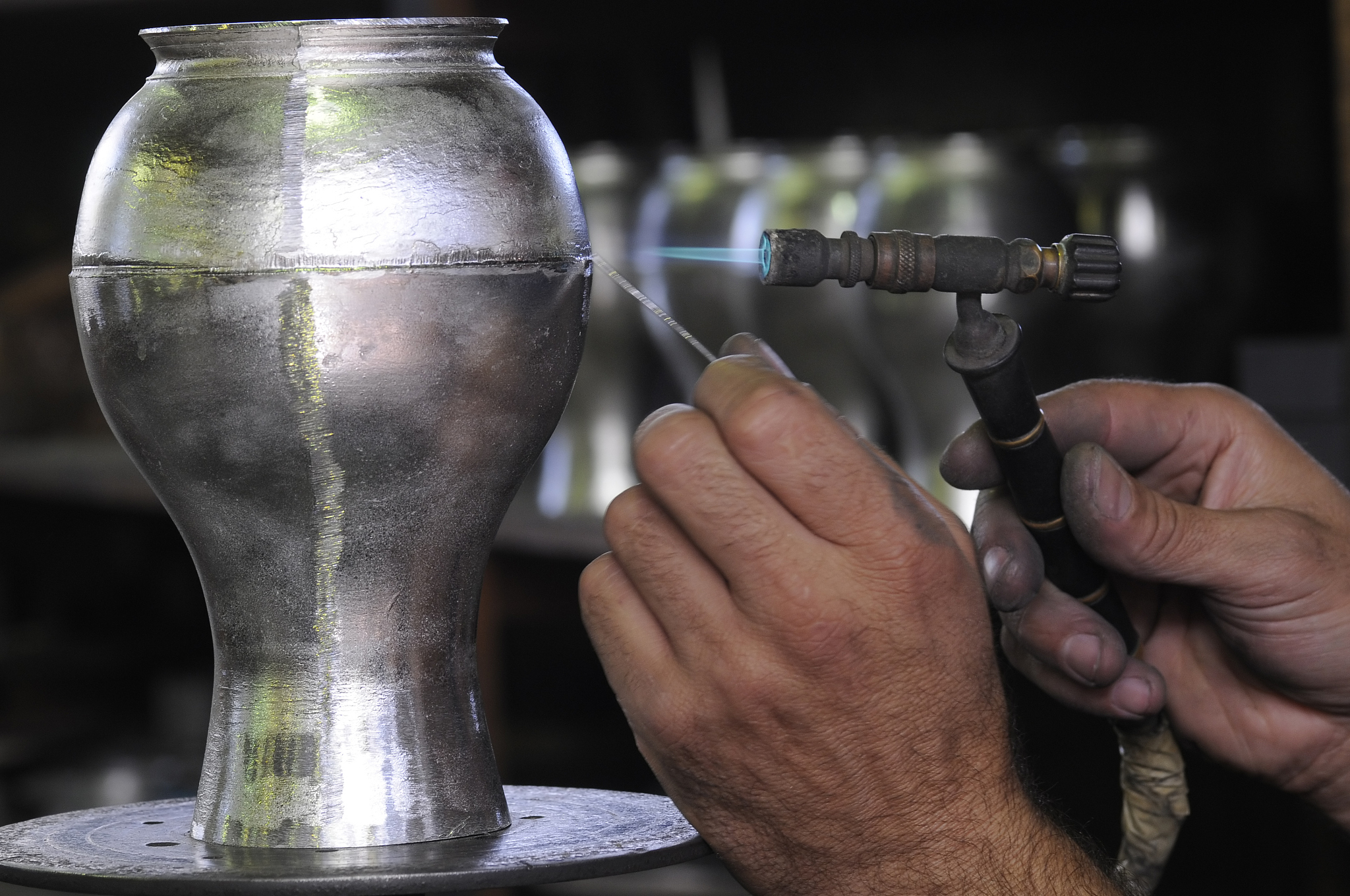 汇流条焊接出现焊疤的原因及解决方法