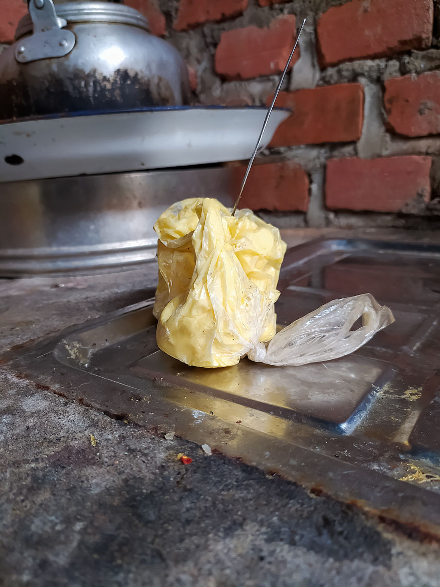 黄油在厨房的塑料里