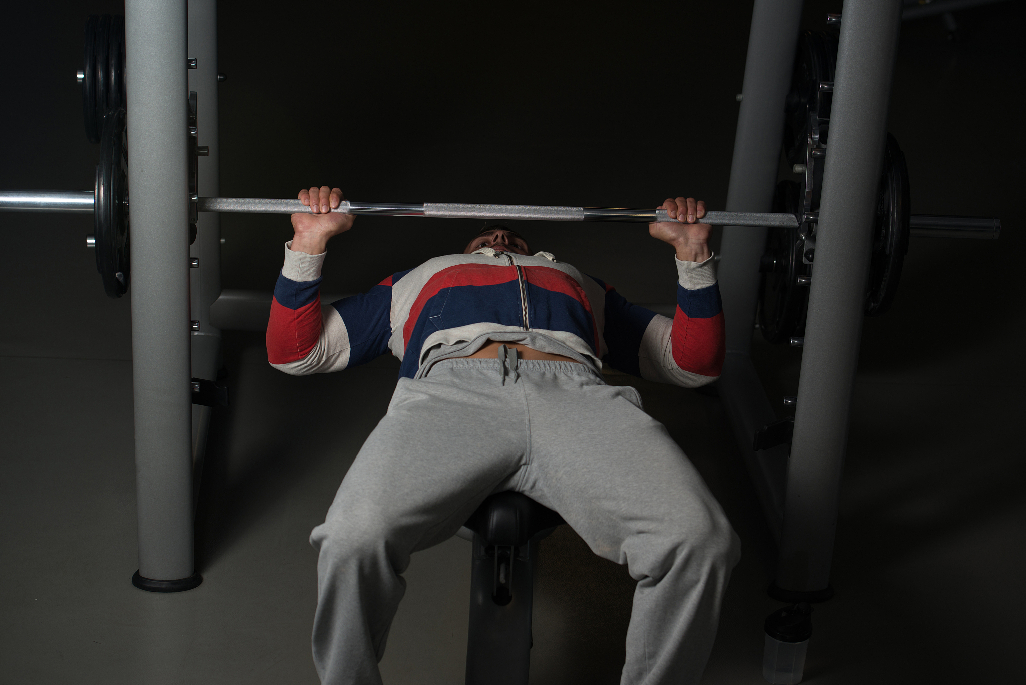 衣服黑色汗斑怎么洗掉，