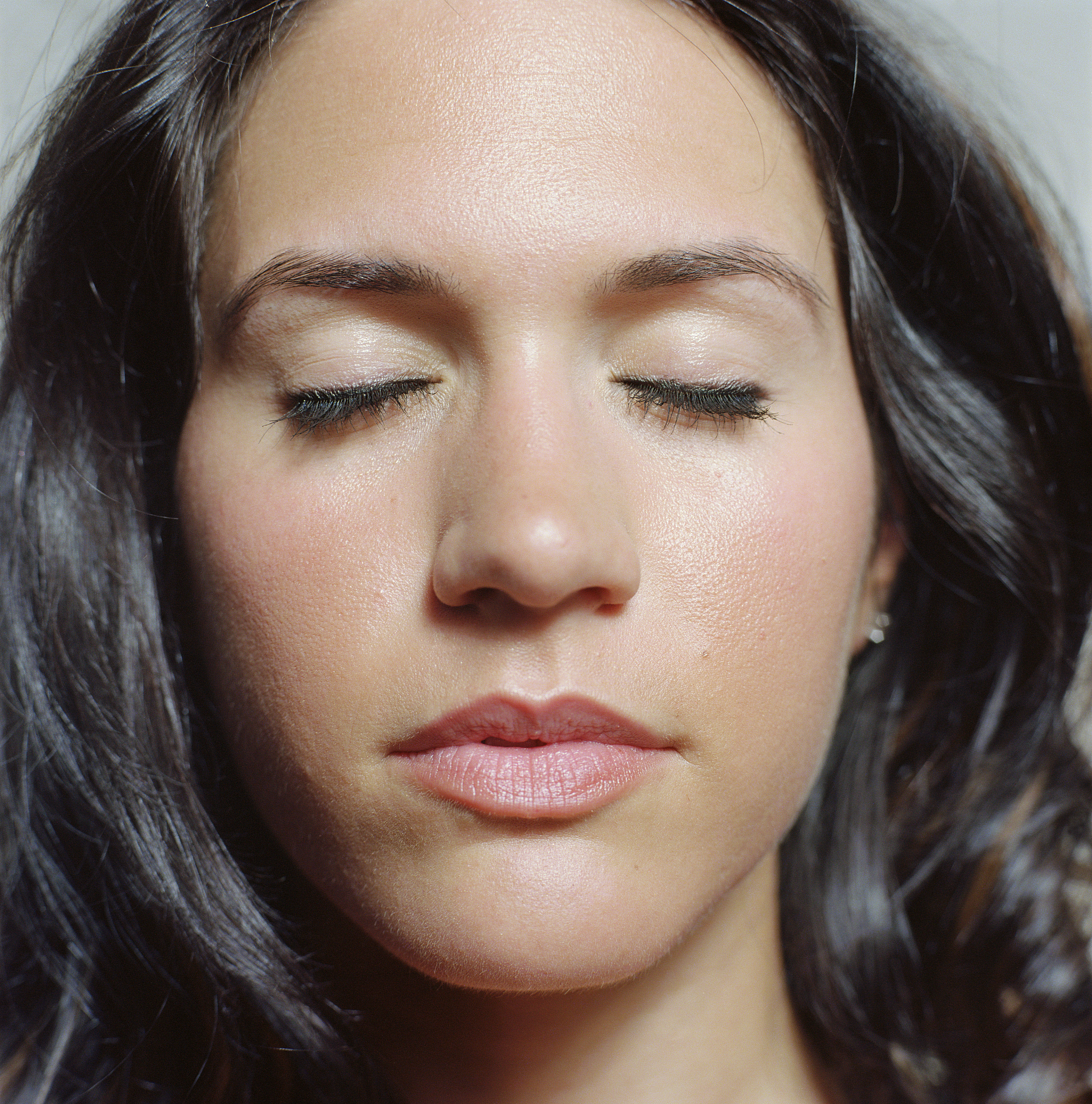 皮肤变白方法：改善肤质，重拾亮丽｜护肤指南