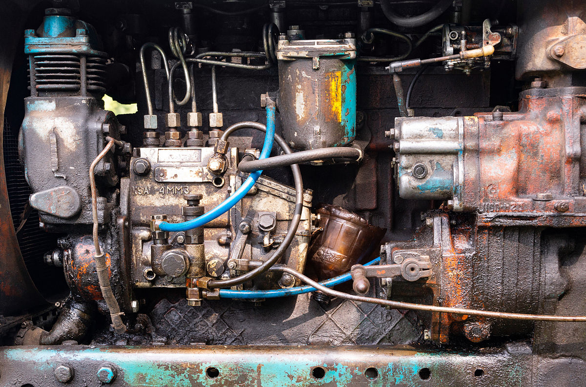 60型托拉机液压空载不启动的原因是什么帮我用200字详细描述