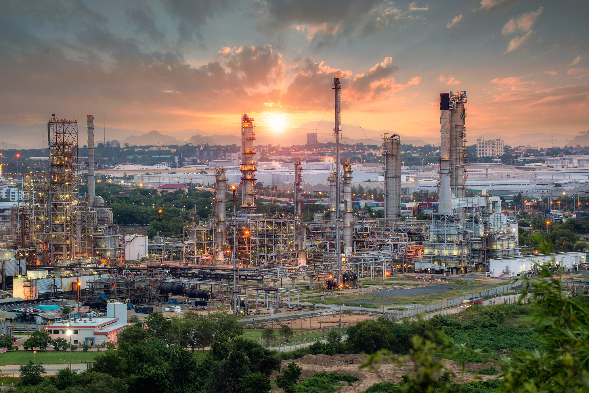 化学有限元分析组合应用范围 - 反应工程、材料科学、燃烧、传感器和分析