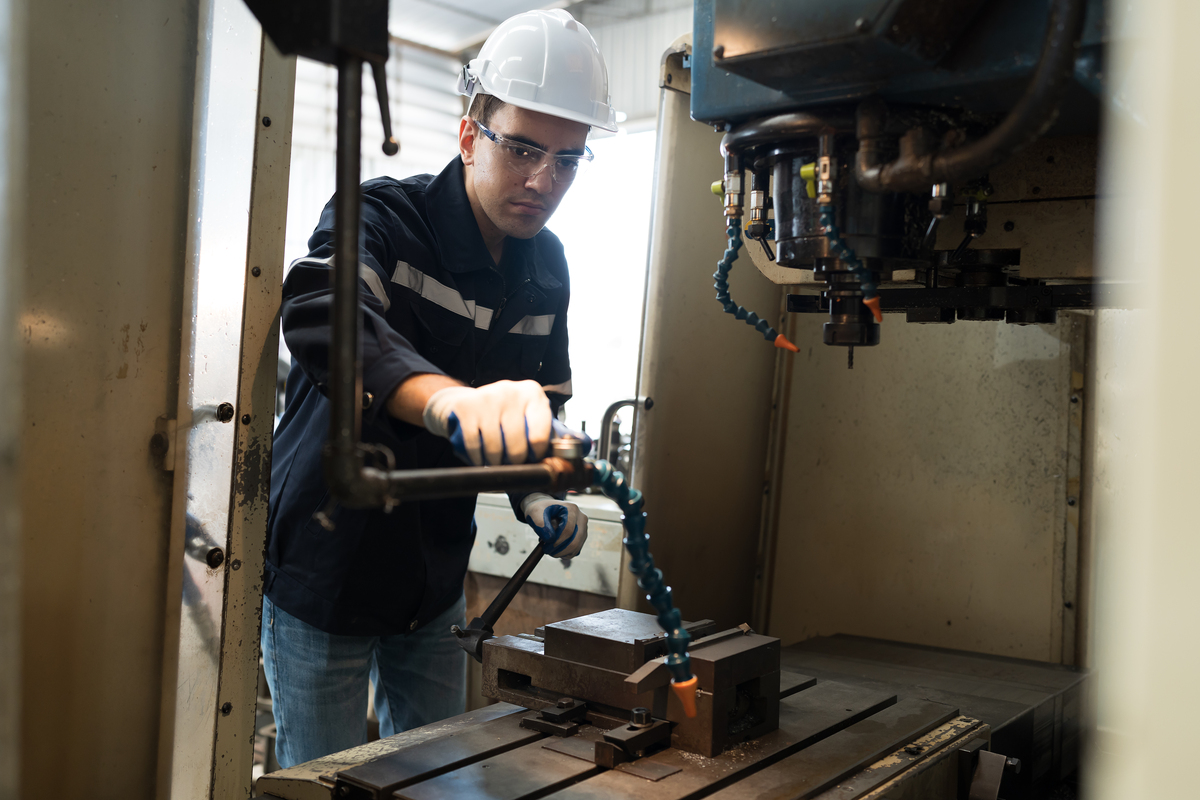 西安市瑞特斯仪器仪表有限公司机械车工实习：安全管理实践