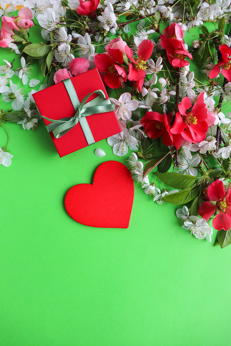 朋友送礼物的意义：增进友谊、获得认可、带来快乐