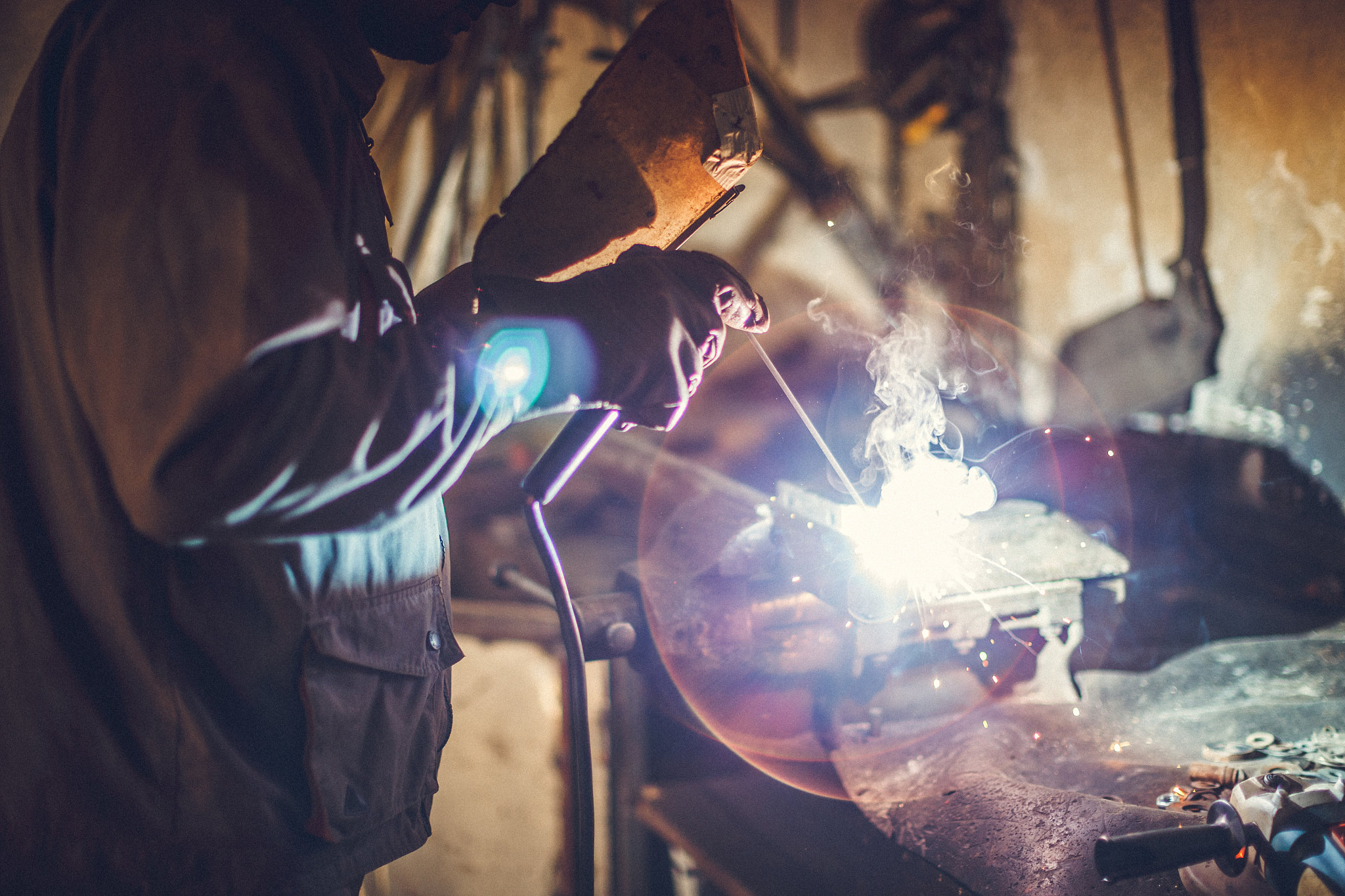 企业员工职业健康管理的重要性：提升效率、保障安全、降低成本