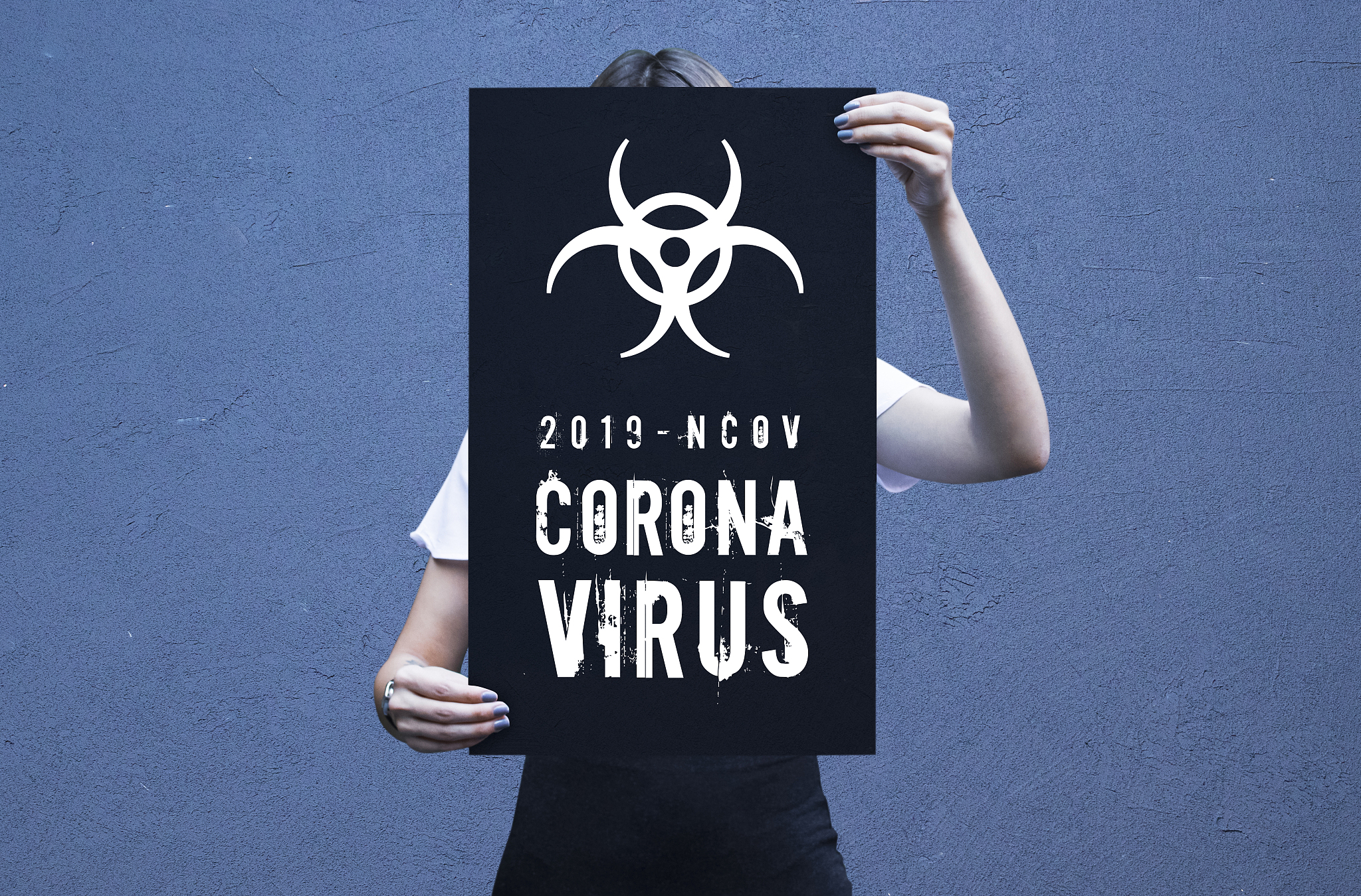 关于自然灾害的预防问题并不是一个新话题。在现实生活中人们对自然灾害的防范意识虽在逐步提升但仍需不断加强。随着物质基础的积累和救灾环境的改善人们可能会产生这样一种观点即认为现在物质条件好灾害的风险自然比较低从而影响到防灾意识的树立和提高。雄厚的物质条件是自然灾害防治的重要基础但难以从根本上彻底消除自然灾害。同样现代科学技术可以降低自然灾害的发生概率减轻自然灾害的破坏程度但也难以完全规避自然灾害。为什