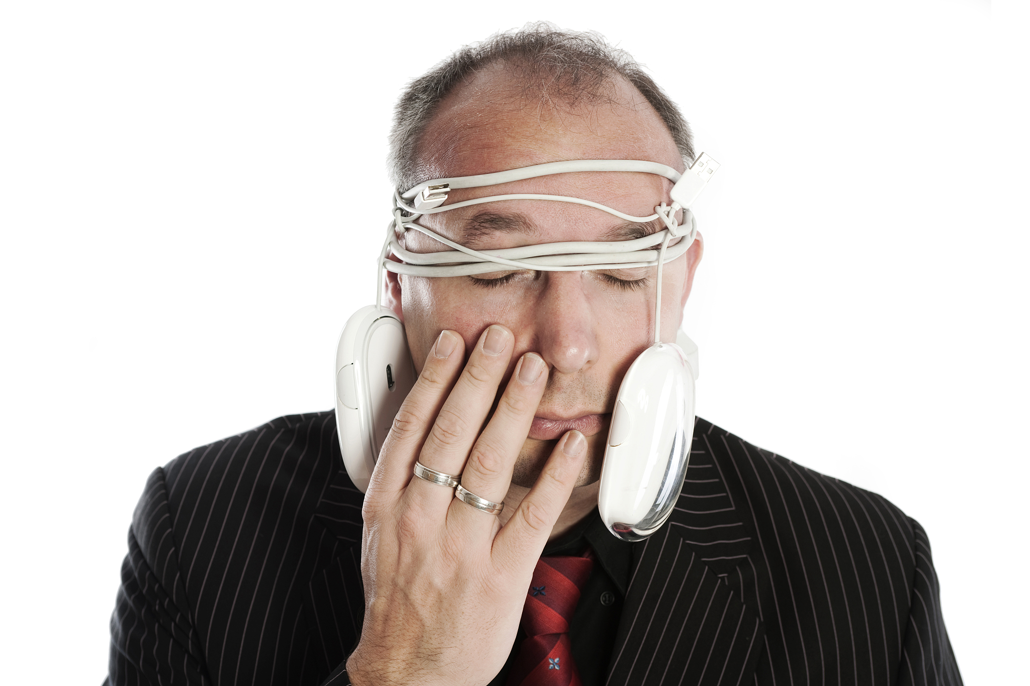 请详细说一下学生情绪稳定程度影响评分的准确性