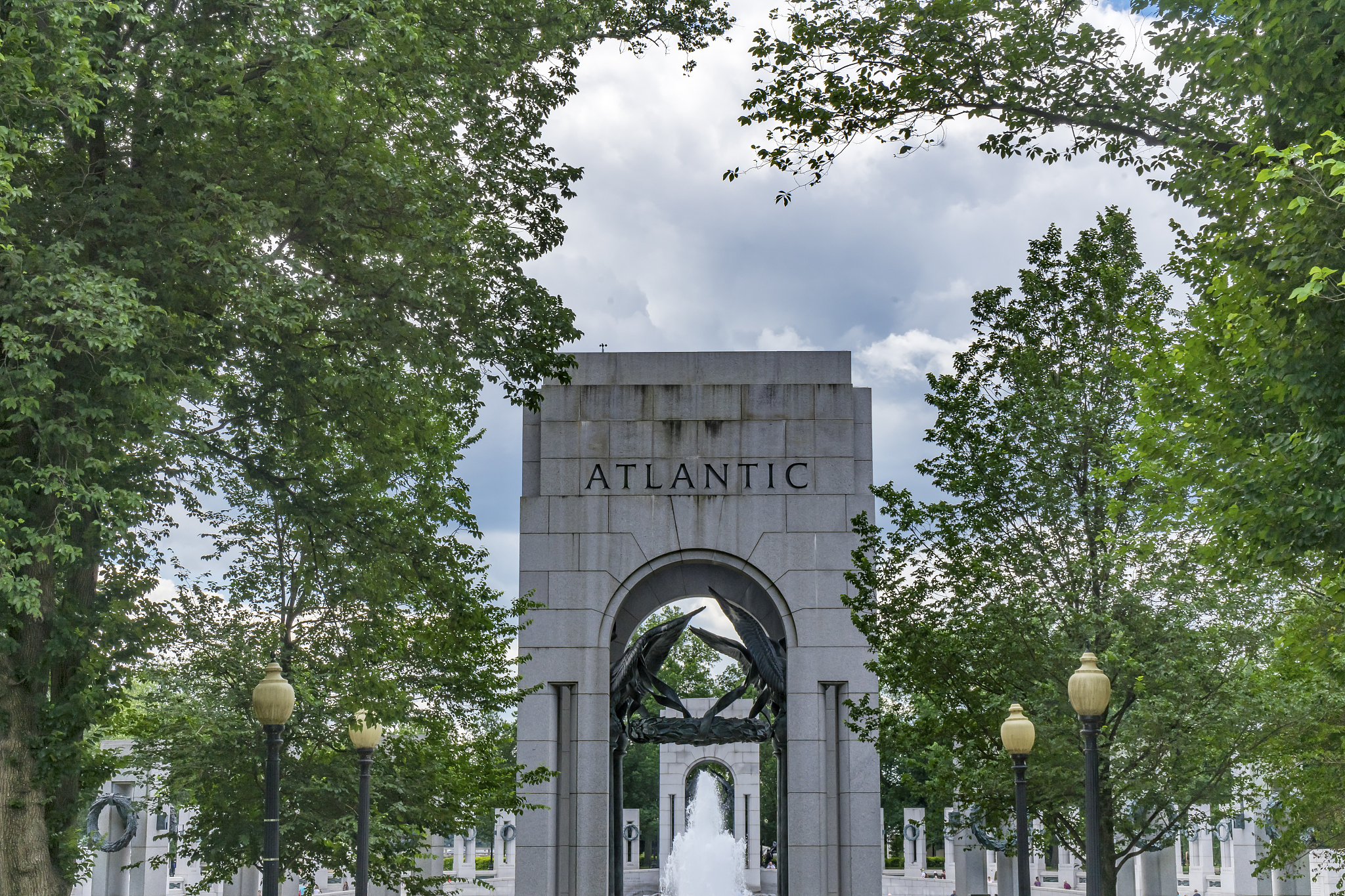 atlantic arch fountain world war ii memorial national mall washi