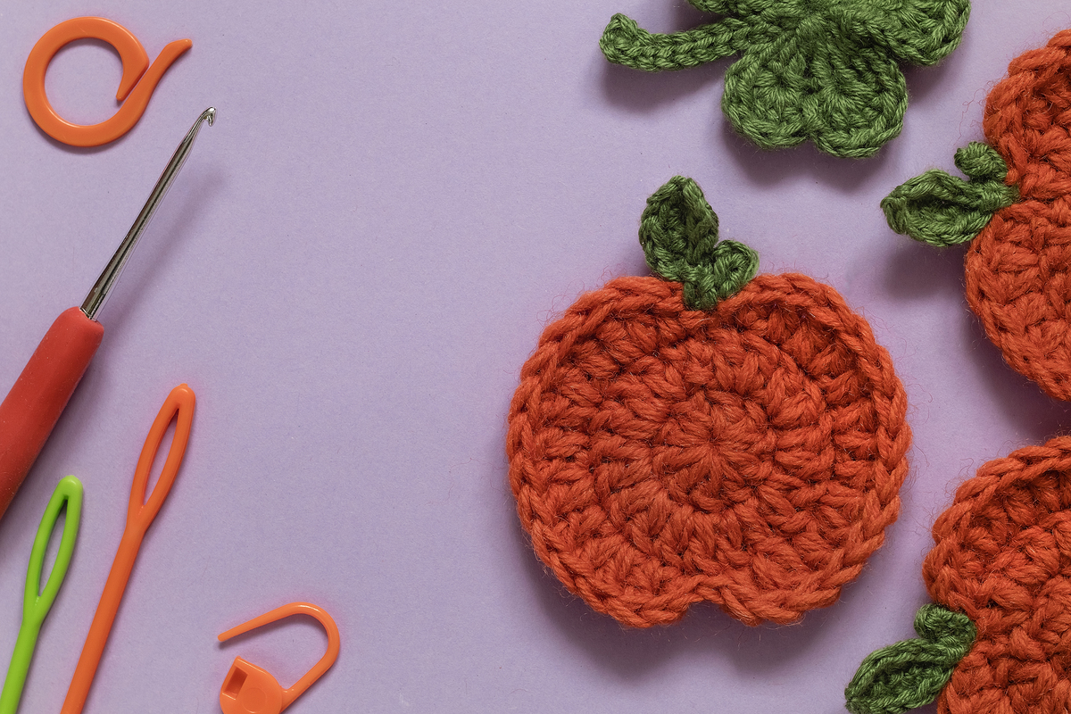 昆明城市学院小施家手工钩针编织团队连续三年参加互联网+比赛，屡创佳绩