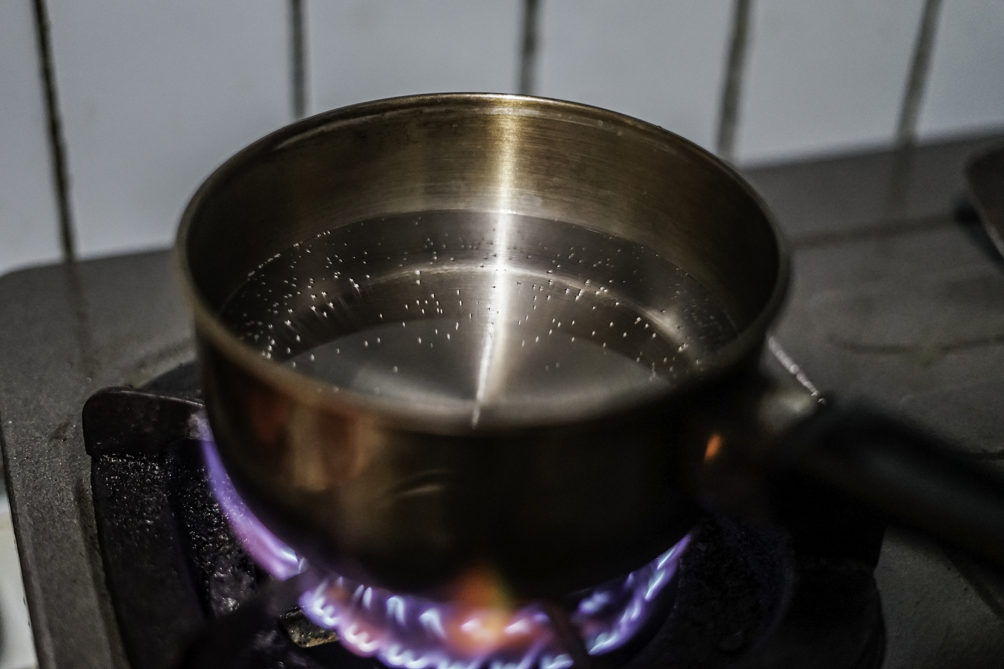 我用了+不合格的不锈钢热水壶对身体有影响吗 不少于250字帮我描述