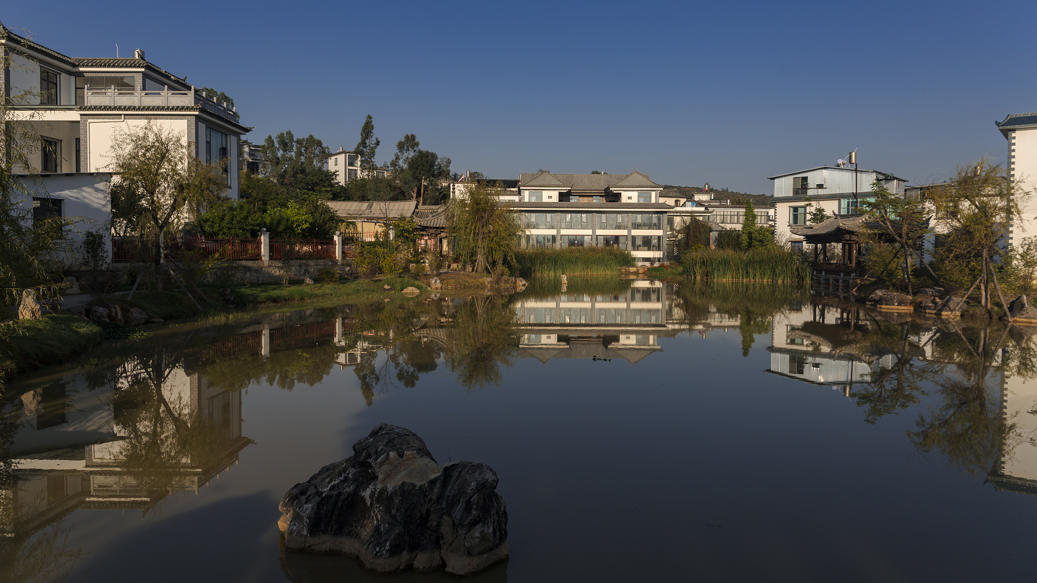 房产管理系统数据库表结构及示例数据