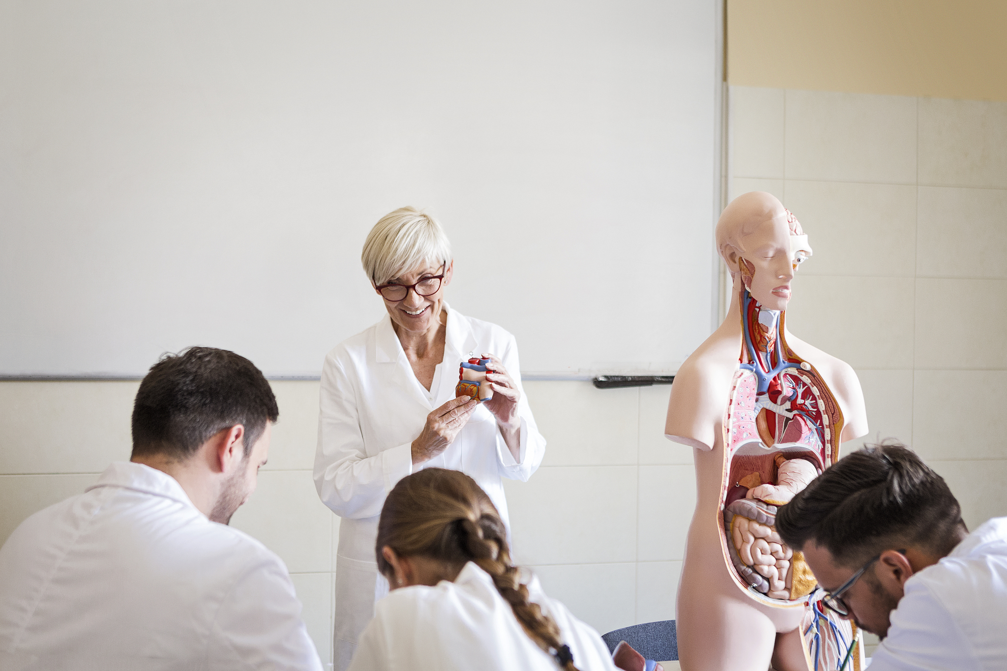 四川绵阳医科学校药学专业招生 - 培养你的药学梦想