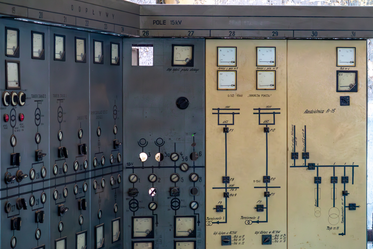 奥的斯ACD4控制柜F2C断路器跳闸故障排查指南