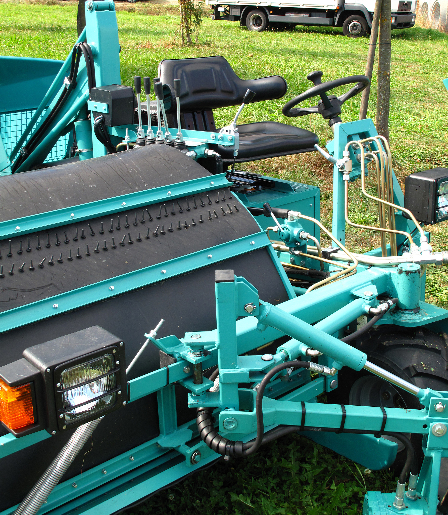 龙门式绿篱修剪机旋转电机选型 - 本科毕业设计