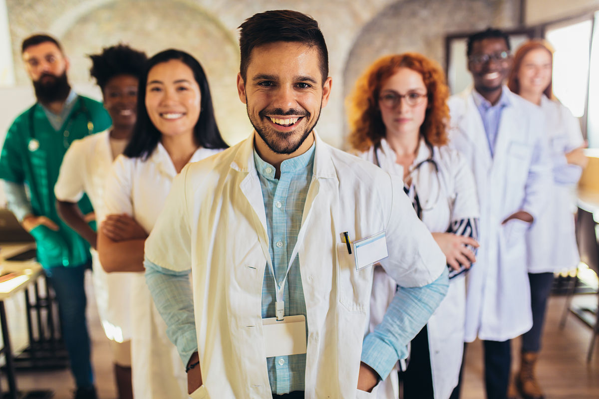 秦皇岛2022年去读卫校学什么对以后好一点