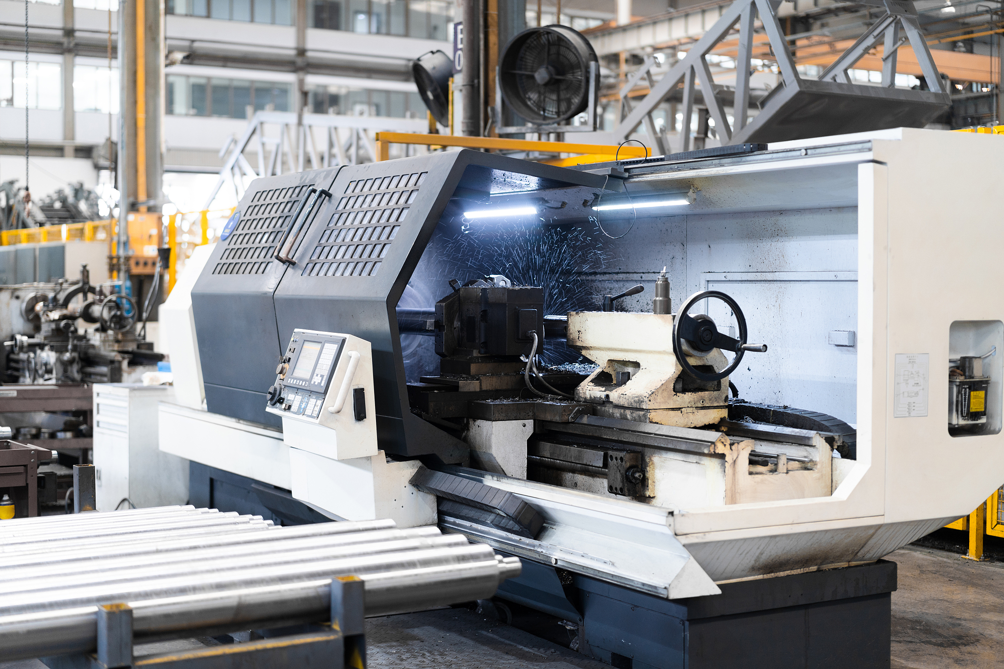 翻译
 Machines operate best when they sit on level surfaces.