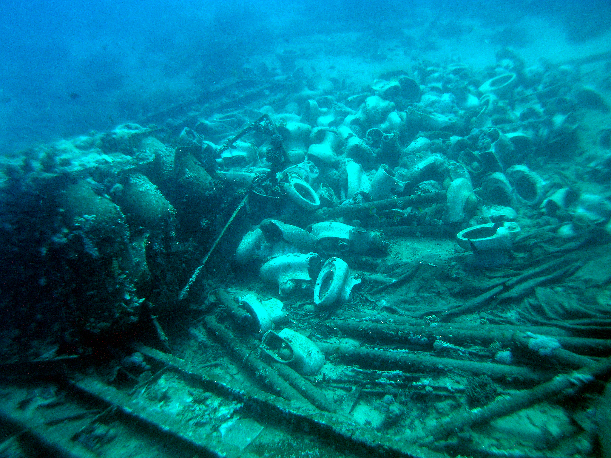 wreck ships with cargo of toilets