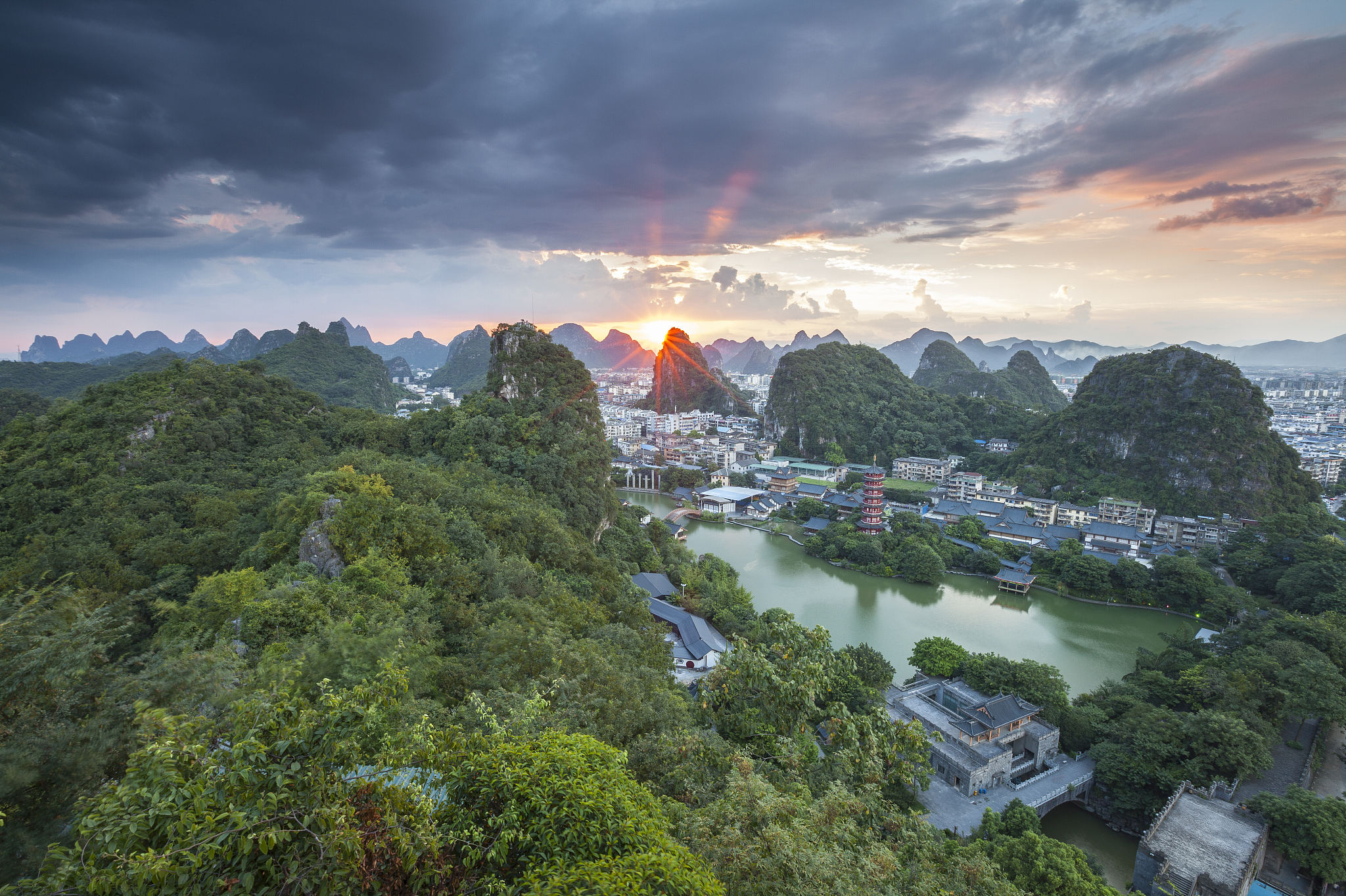 写一篇邀约老年客户柳州免费旅游的话术