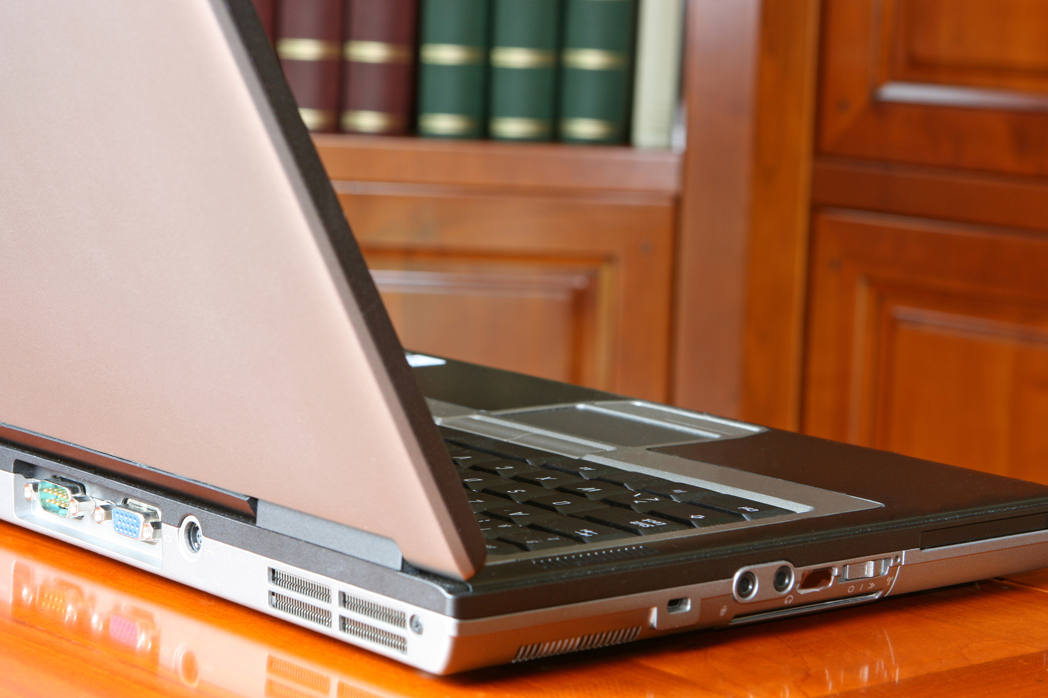 لاب توب HP ZBOOK قوي بأداء عالي - i7 الجيل الثامن، 32 جيجابايت رام، 512 جيجابايت SSD