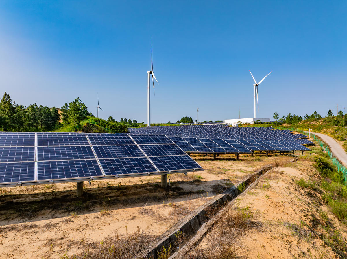 现代电子技术与新能源：机遇与挑战