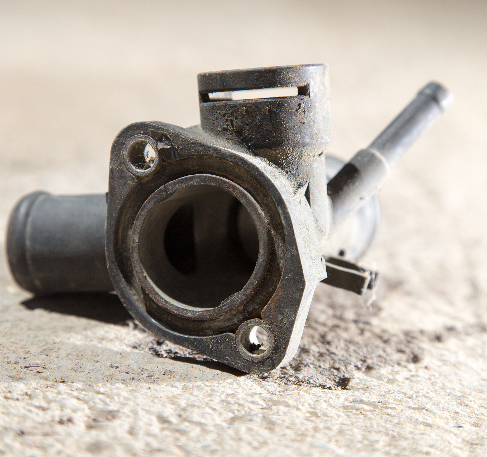 现代 ix35 换副厂三元催化，故障灯会亮吗？