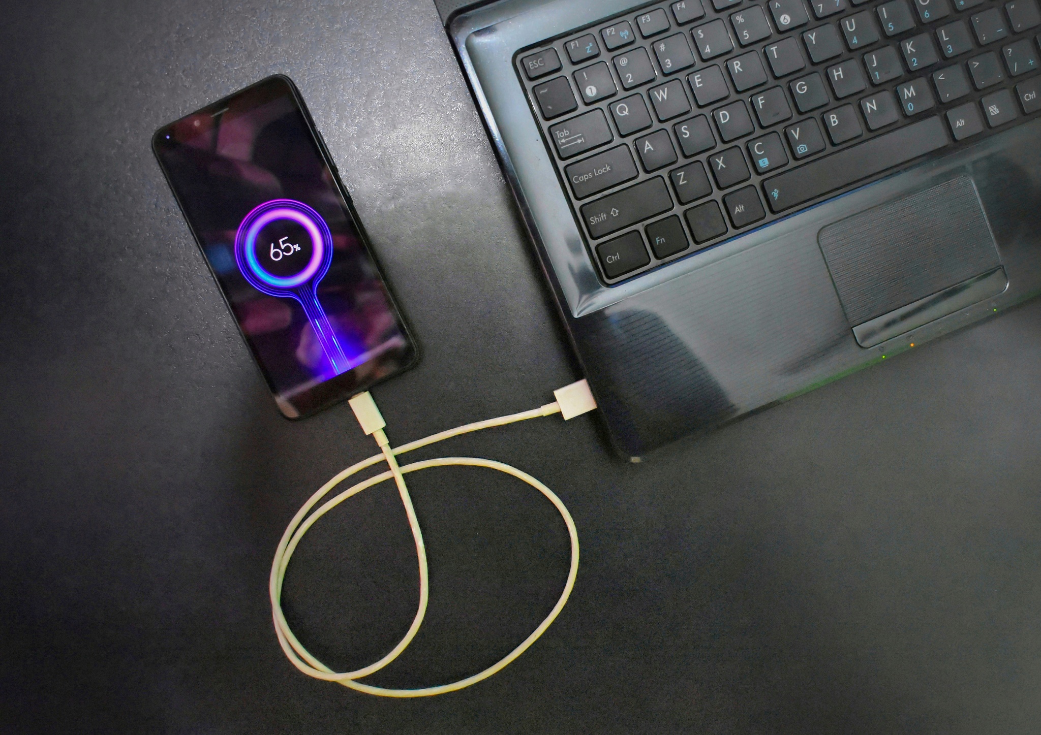 净电荷量和总电荷量有什么区别