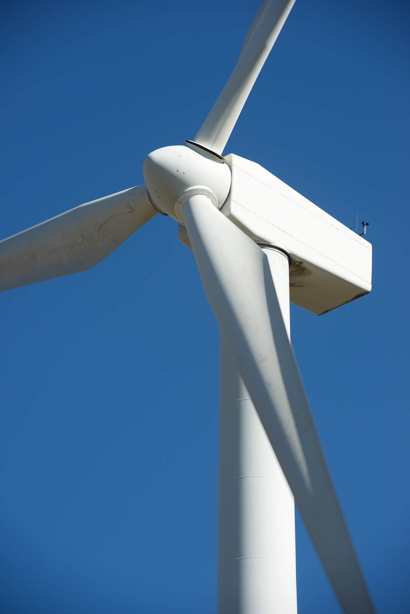 威能极风力发电机设计改进建议：提升功能、美观、安全与维护