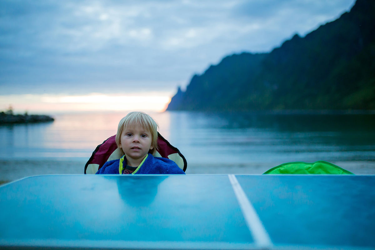 Lirik Lagu 'Senja Senja Tai Anjing' - Cari Lirik Lagu