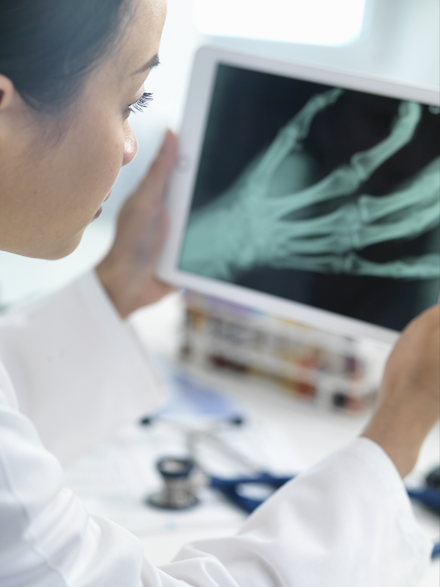 乳腺外科医生介绍：诊断、治疗和患者支持 | 专业医疗服务