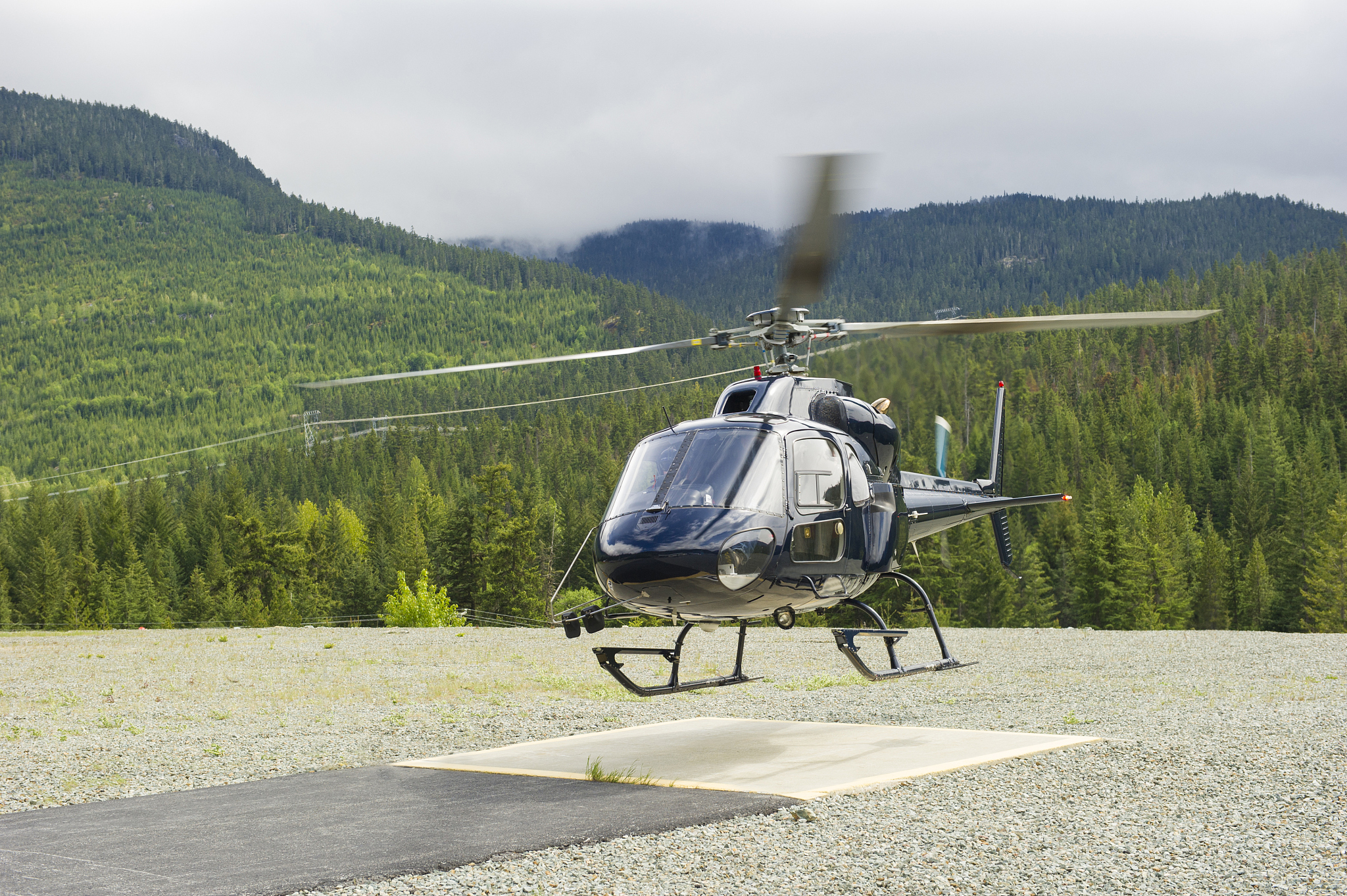 云南航空经贸外事职业学院招生 - 培养航空、经贸和外事人才