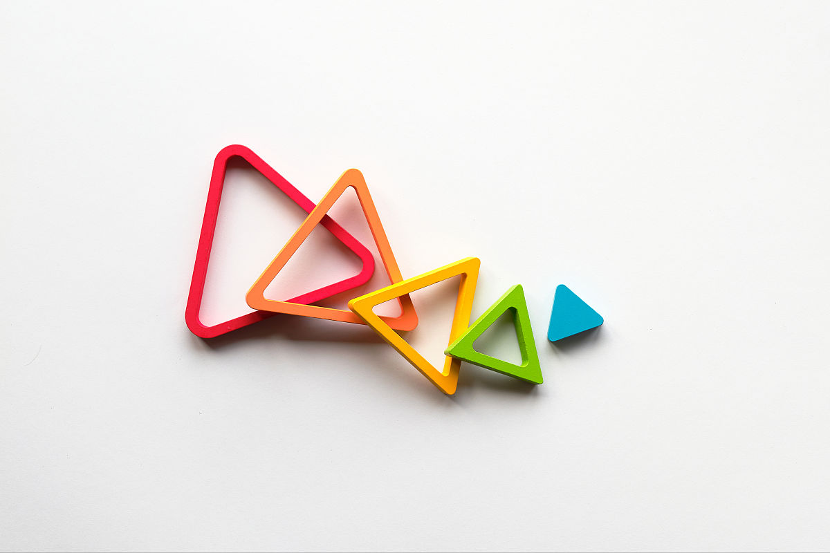 C语言实现空心倒无底直角三角形输出