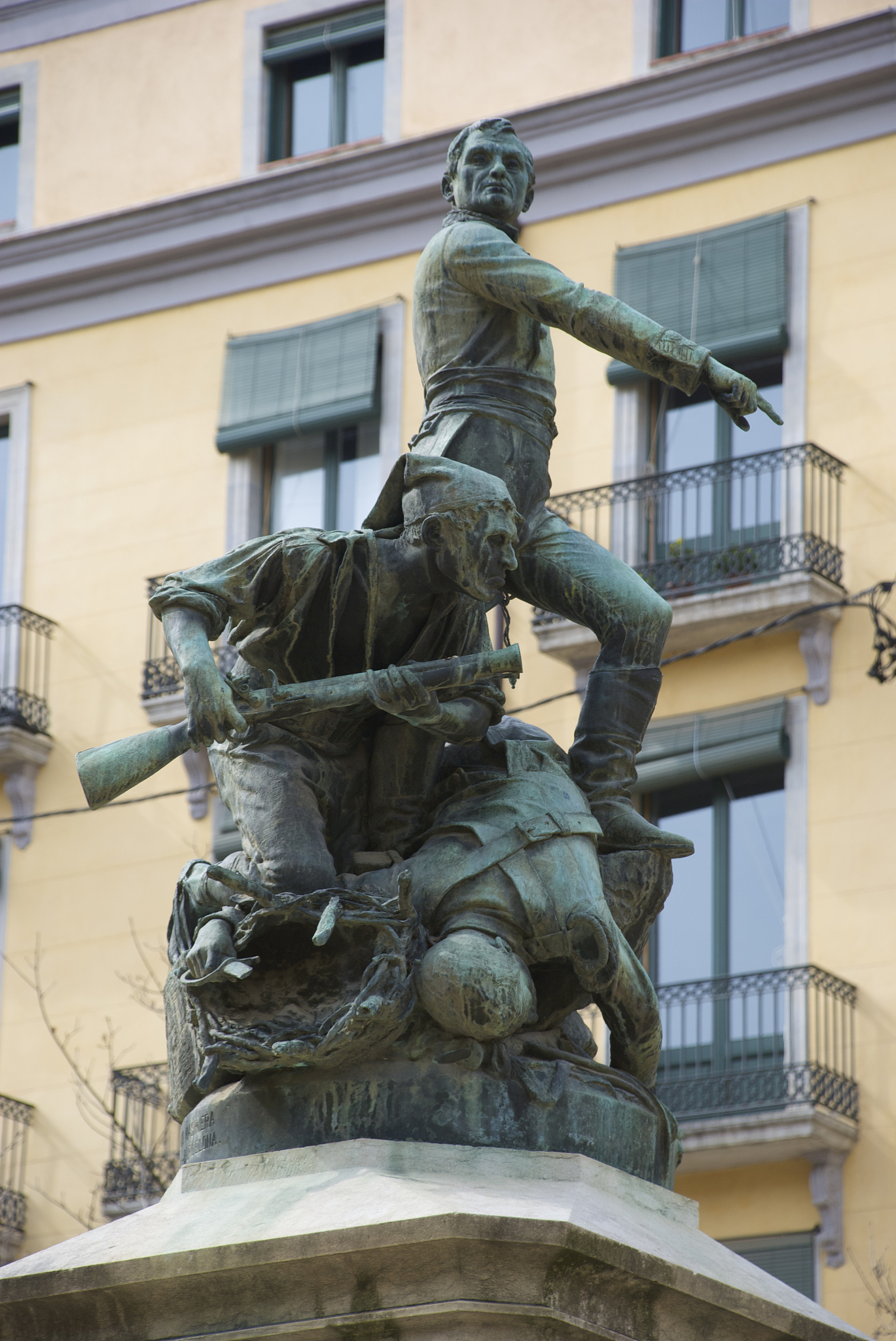 monument to the defenders of girona, in plaza de la independenci