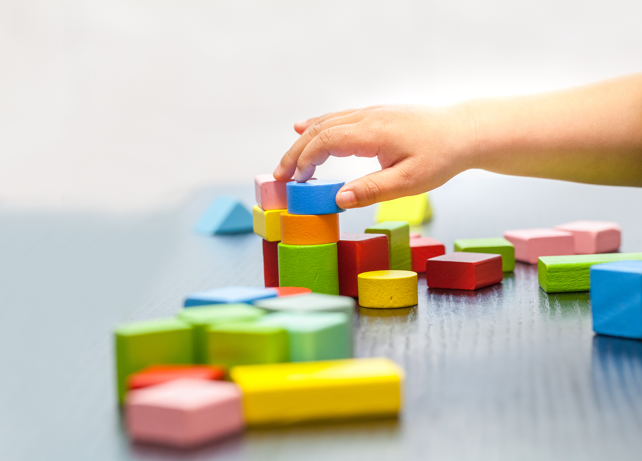 大班搭积木游戏观察记录及反思 | 培养幼儿创造力与合作精神