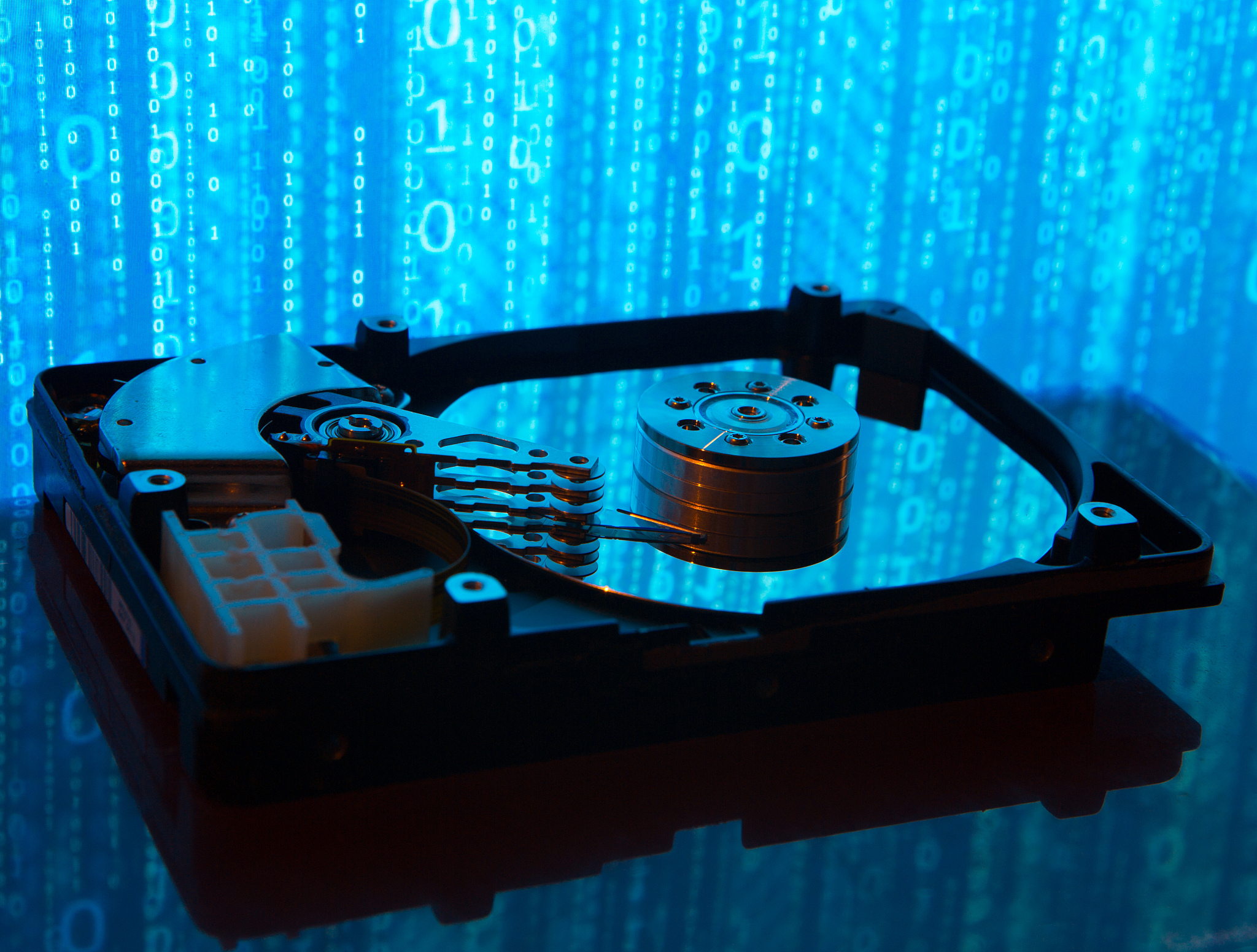 巨磁阻效应在电脑硬盘磁存储中的应用案例