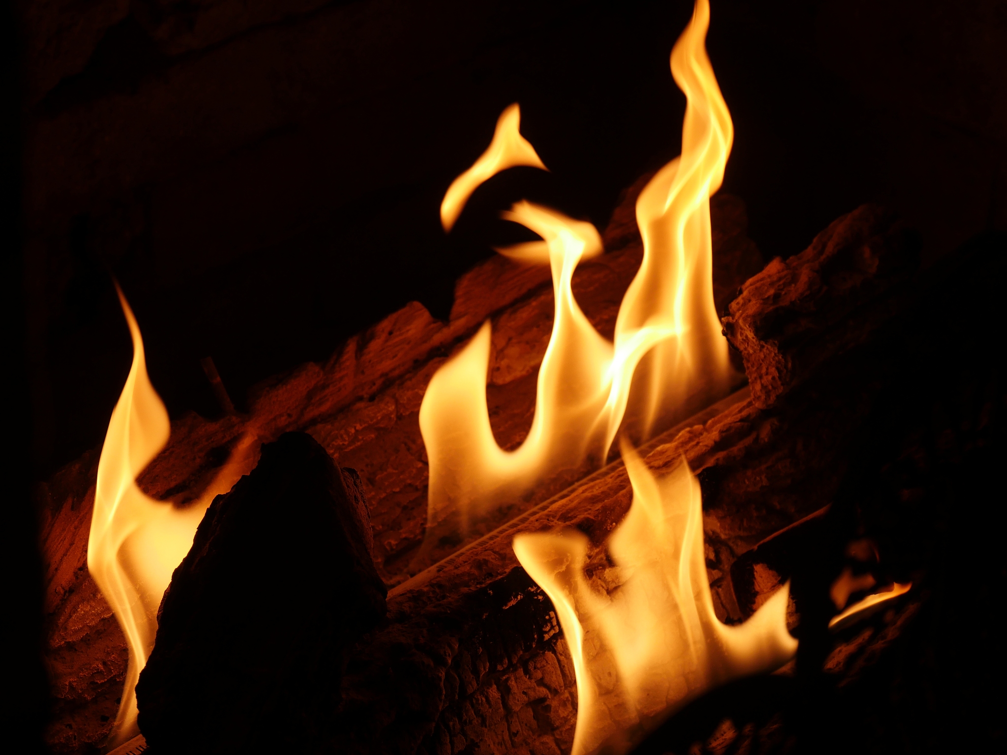 15 Features of Electric Fireplaces for Ecommerce Websites