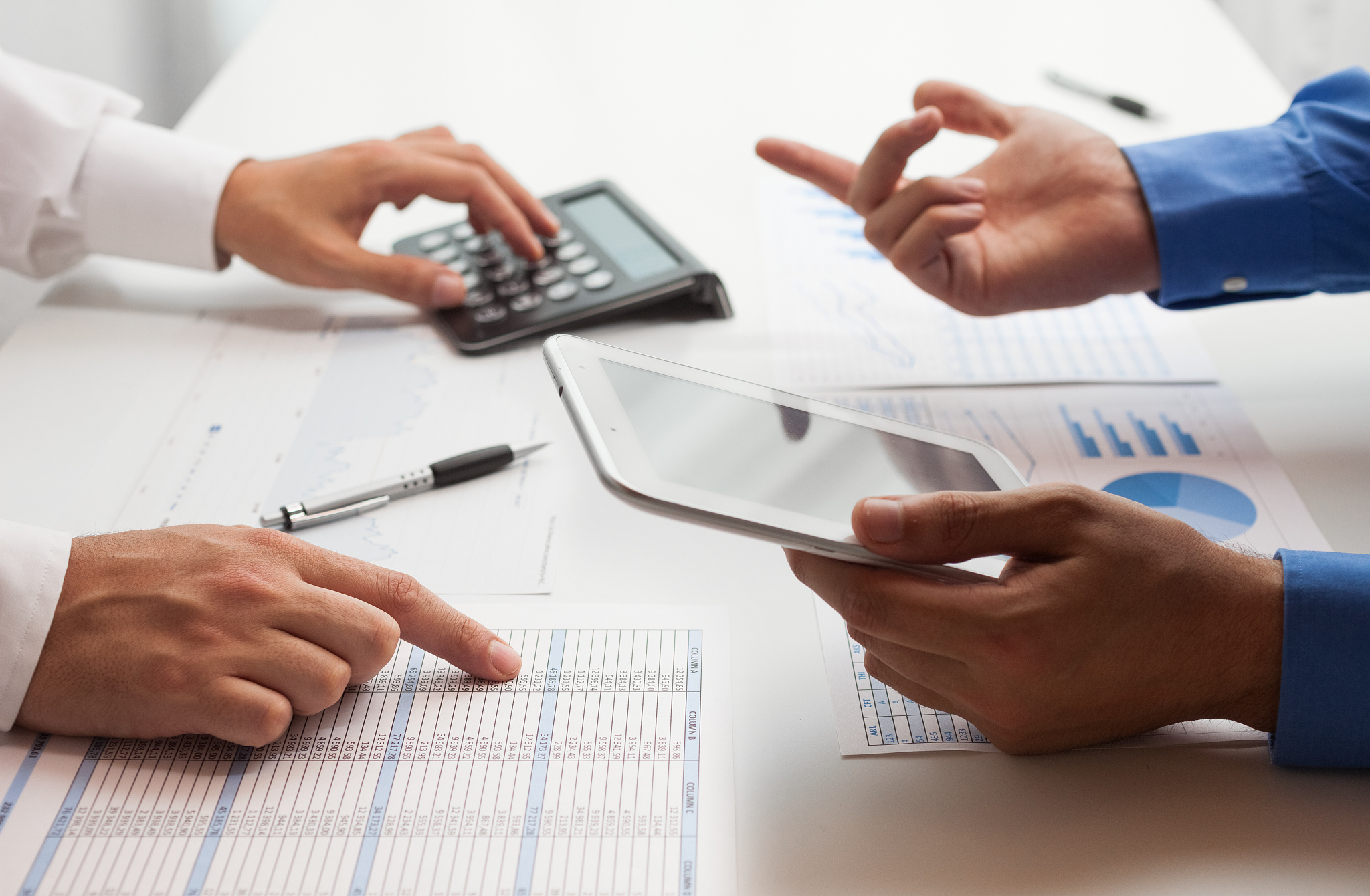 会计与文秘哪个更好？ - 职业选择指南